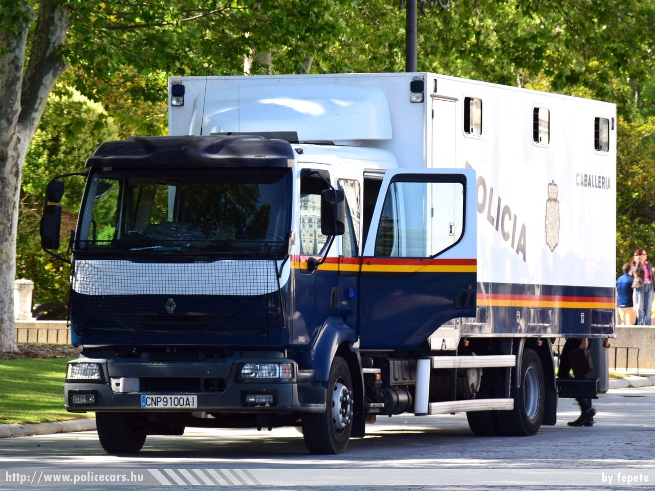 Renault, fotó: fepete
Keywords: spanyol Spanyolország rendőr rendőrautó rendőrség police policecar spanish Spain