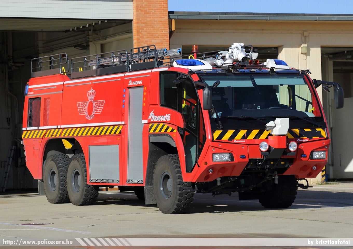 Magirus DragonX6, fotó: krisztianfotoi
Keywords: spanyol Spanyolország tûzoltóság tûzoltó tûzoltóautó reptér katonai military honvédség