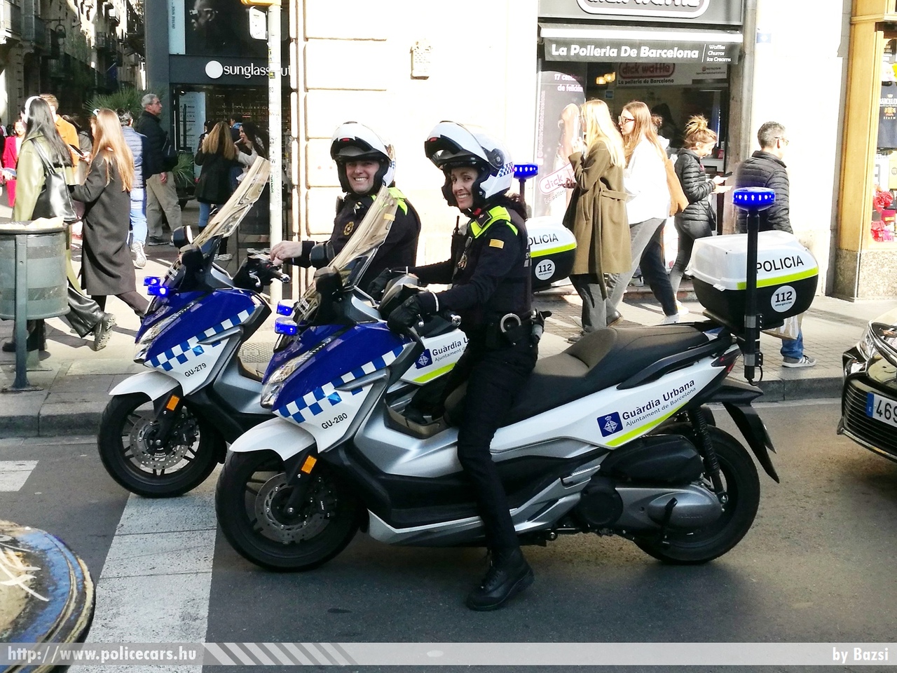 Honda Forza 300, Guardia Urbana de Barcelona, fotó: Bazsi
Keywords: spanyol Spanyolország rendőr rendőrmotor rendőrség police policebike spanish Spain