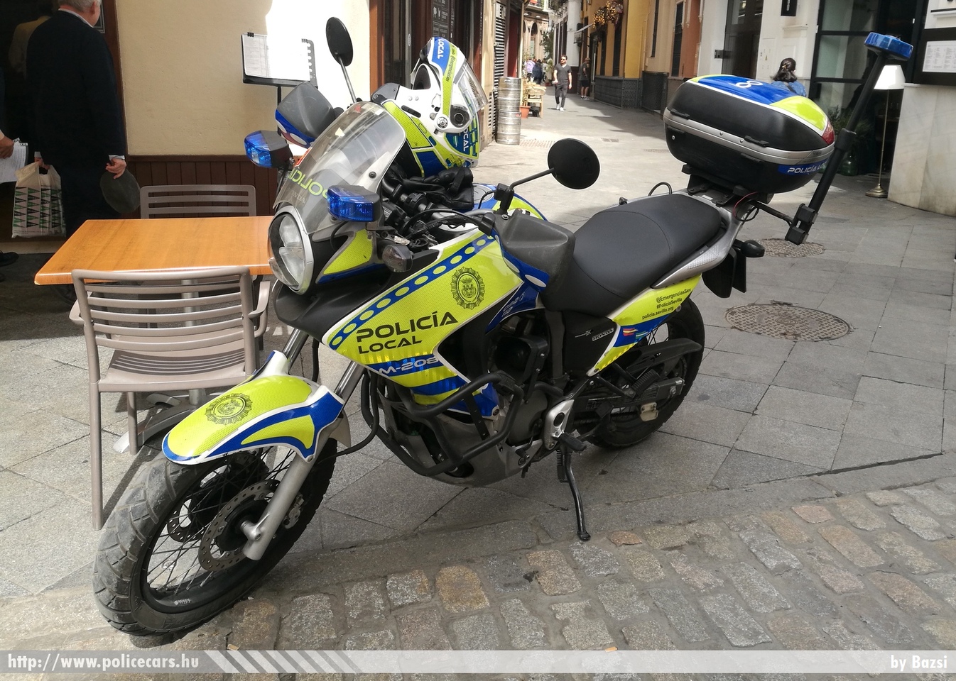 ?, Policia Local Sevilla, fotó: Bazsi
Keywords: spanyol Spanyolország rendőr rendőrmotor rendőrség police policebike spanish Spain motorcycle
