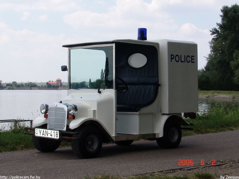 Intermotor Melex Retro, fotó: Zeegun
Keywords: rendőrség rendőr rendőrautó magyar Magyarország YAN-418 hungarian Hungary police policecar