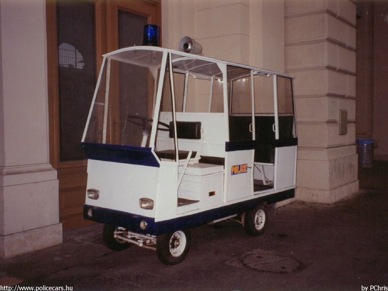 fotó: PChris
Keywords: rendőrség rendőr rendőrautó magyar Magyarország hungarian Hungary police policecar