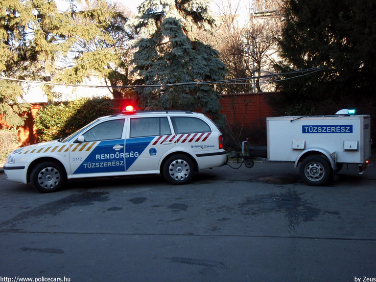 Skoda Octavia, fotó: Zeus
Keywords: rendőrség rendőr rendőrautó magyar Magyarország hungarian Hungary police policecar