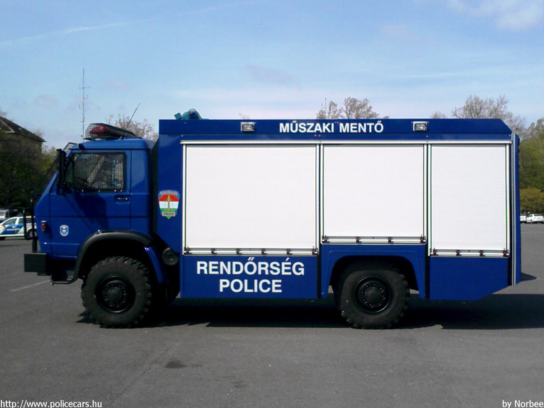 Rába H9.107, fotó: Norbee
Keywords: rendőrség rendőr rendőrautó magyar Magyarország hungarian Hungary police policecar