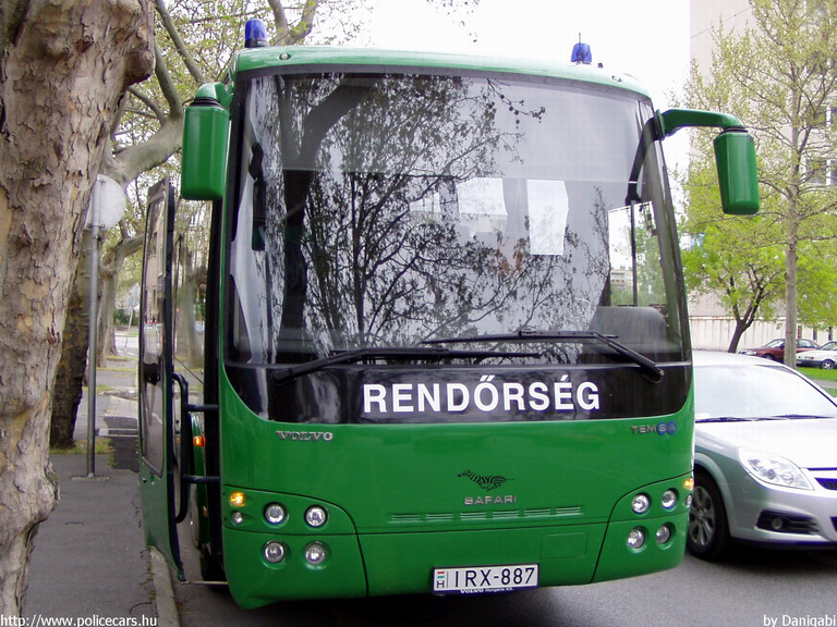 Temsa Safari IC, fotó: Danigabi
Keywords: rendőrség rendőr rendőrautó magyar Magyarország IRX-887 hungarian Hungary police policecar