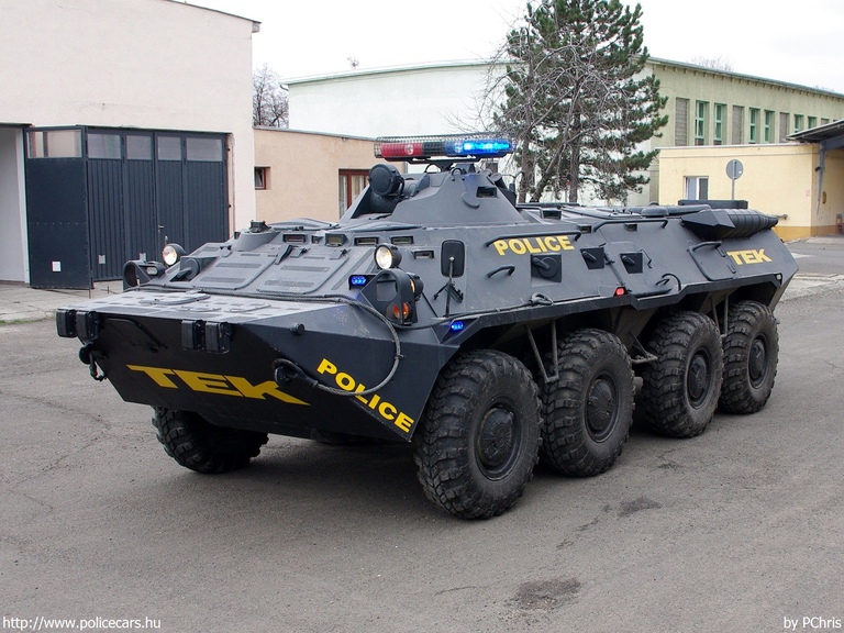 BTR-80, fotó: PChris
Keywords: rendőr rendőrautó rendőrség magyar Magyarország TEK hungarian Hungary police policecar