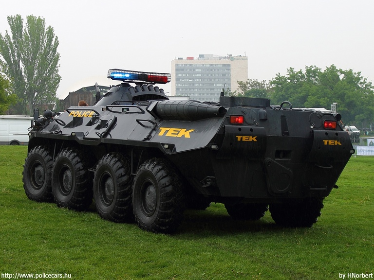 BTR-80, fotó: HNorbert
Keywords: rendőr rendőrautó rendőrség magyar Magyarország TEK hungarian Hungary police policecar