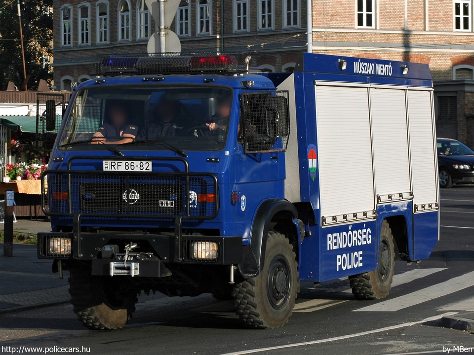 Rába H9.107, fotó: MBen
Keywords: rendőrség rendőr rendőrautó magyar Magyarország RF86-82 hungarian Hungary police policecar