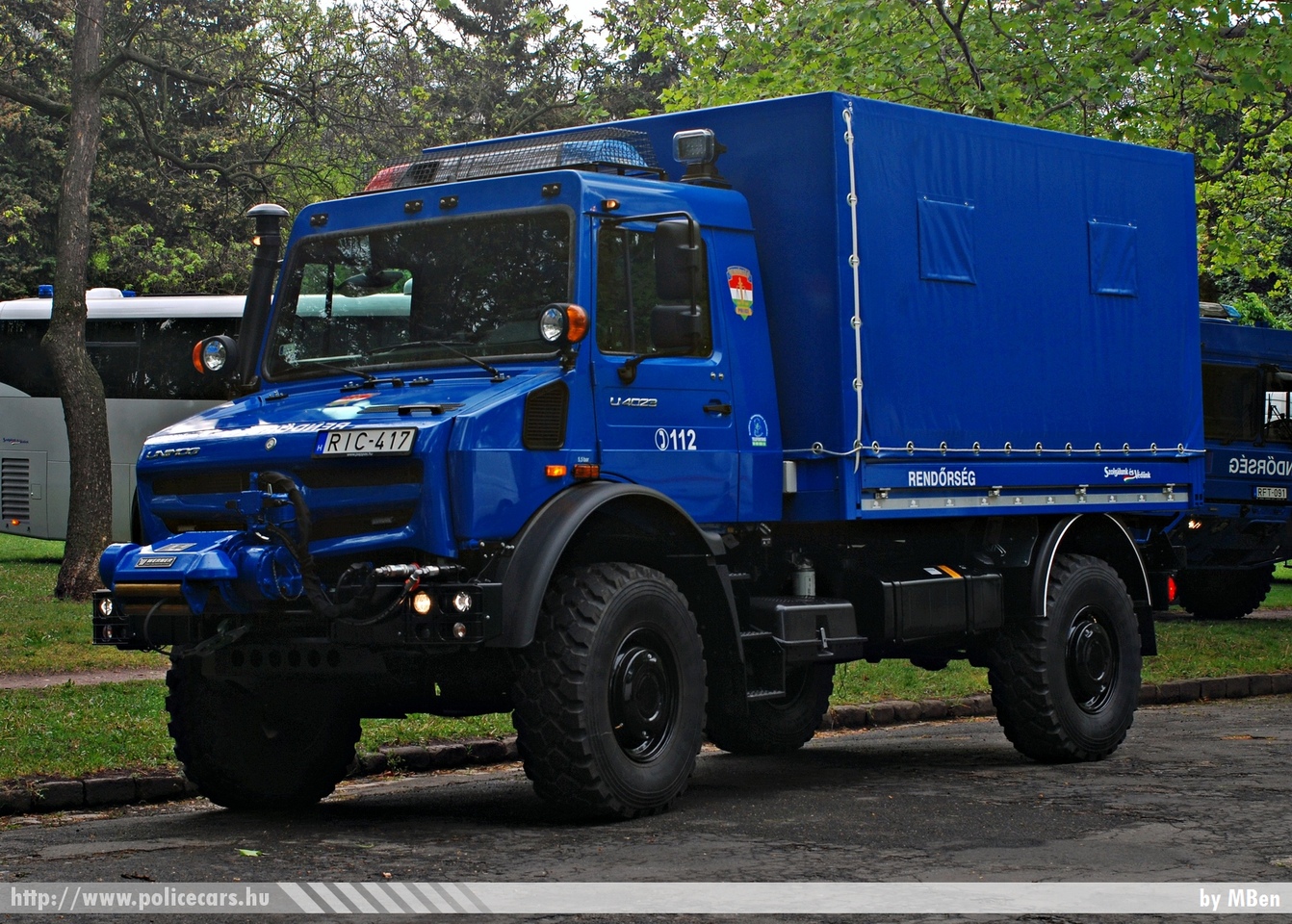 Mercedes-Benz Unimog UHE 452, fotó: MBen
Keywords: rendőrség rendőr rendőrautó magyar Magyarország hungarian Hungary police policecar RIC-417