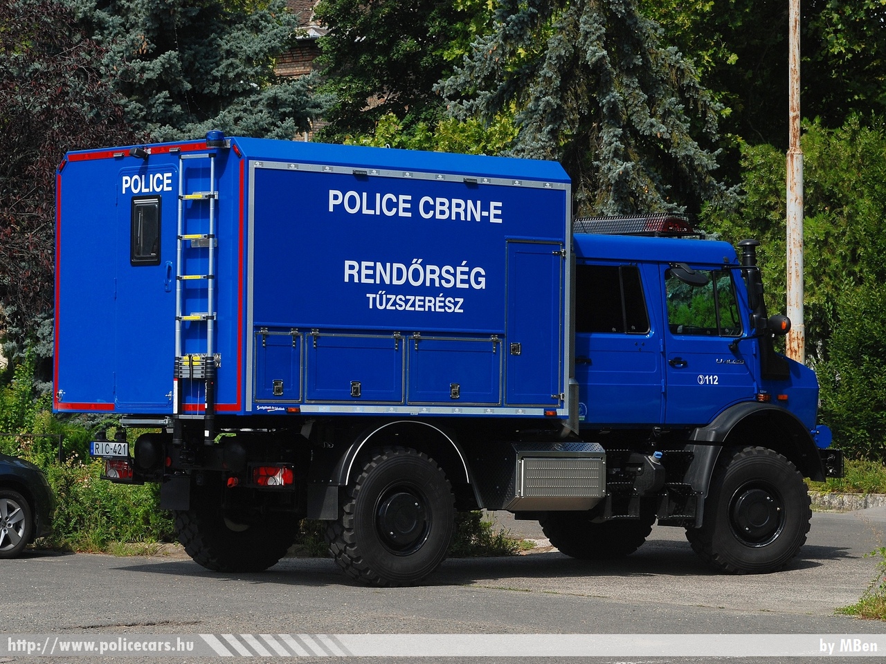 Mercedes-Benz Unimog UHE 452, fotó: MBen
Keywords: rendőrség rendőr rendőrautó magyar Magyarország hungarian Hungary police policecar RIC-421