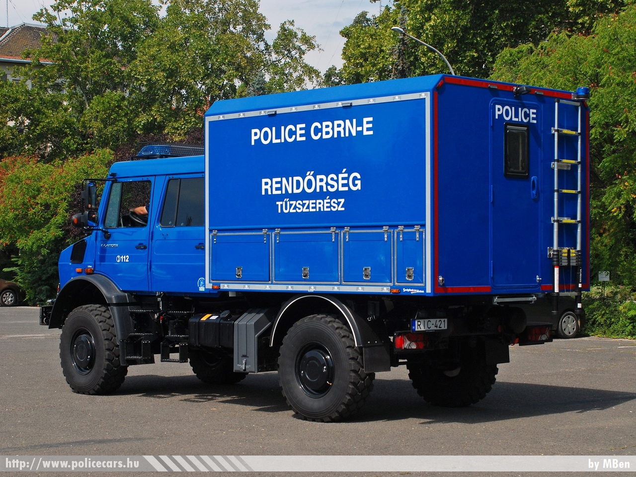 Mercedes-Benz Unimog UHE 452, fotó: MBen
Keywords: rendőrség rendőr rendőrautó magyar Magyarország hungarian Hungary police policecar RIC-421