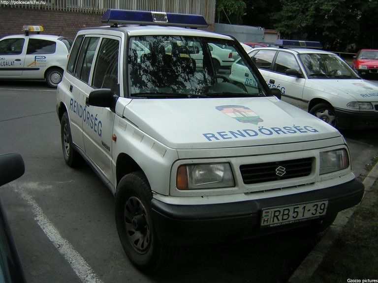 Suzuki Vitara, fotó: Gzozzo pictures
Keywords: rendőr rendőrautó rendőrség magyar Magyarország RB51-39