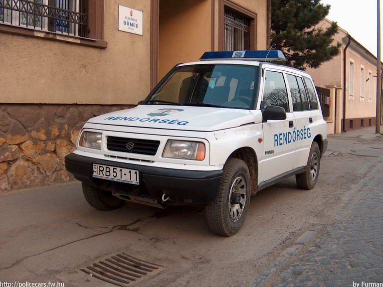 Suzuki Vitara, fotó: Furman
Keywords: rendőr rendőrautó rendőrség magyar Magyarország RB51-11