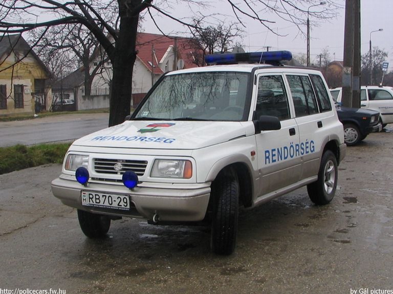 Suzuki Vitara, fotó: Gál András
Keywords: rendőr rendőrautó rendőrség magyar Magyarország RB70-29