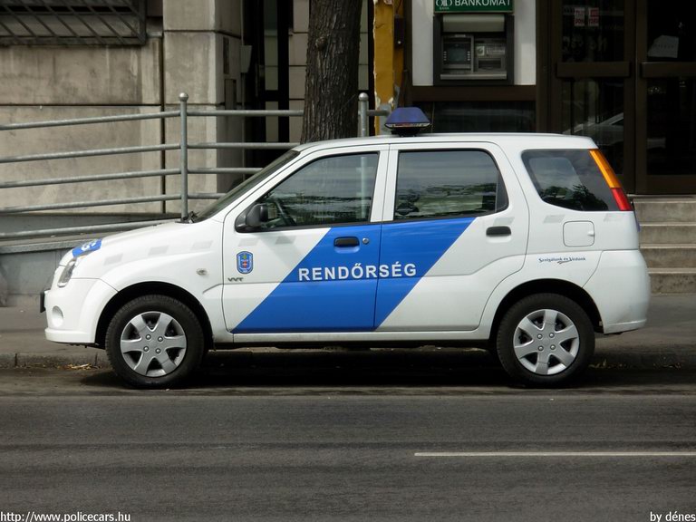 Suzuki Ignis, fotó: dénes
Keywords: rendőr rendőrautó rendőrség magyar Magyarország KEN-352