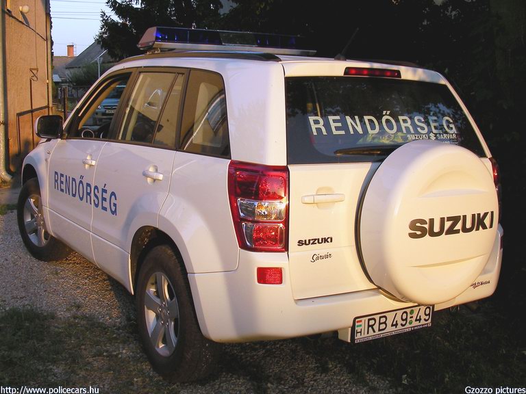 Suzuki Grand Vitara, fotó: Gzozzo pictures
Keywords: rendőr rendőrautó rendőrség magyar Magyarország RB49-49