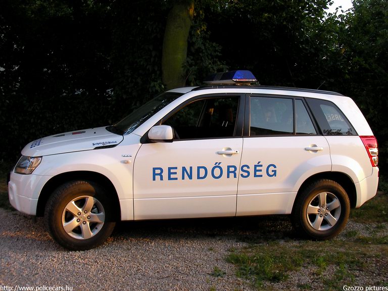 Suzuki Grand Vitara, fotó: Gzozzo pictures
Keywords: rendőr rendőrautó rendőrség magyar Magyarország RB49-49