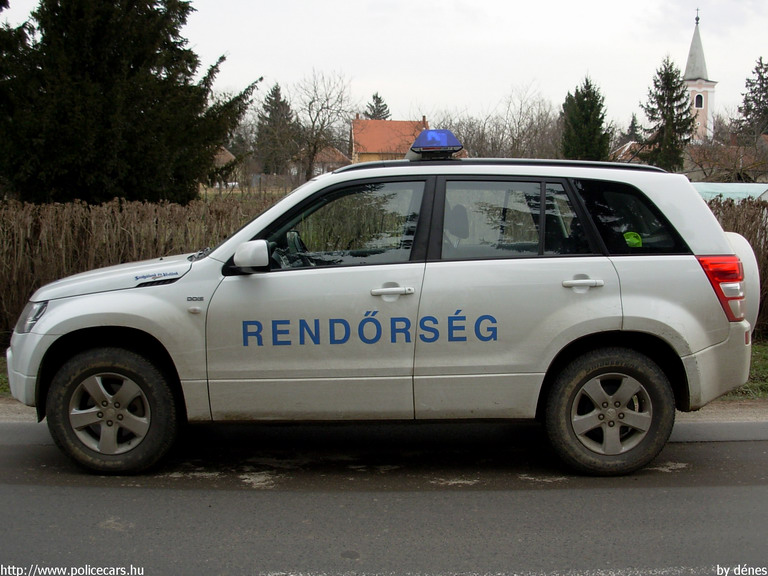 Suzuki Grand Vitara, fotó: dénes
Keywords: rendőr rendőrautó rendőrség magyar Magyarország RB49-49