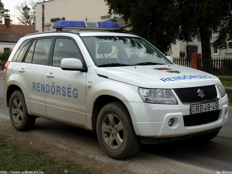 Suzuki Grand Vitara, fotó: dénes
Keywords: rendőr rendőrautó rendőrség magyar Magyarország RB49-49