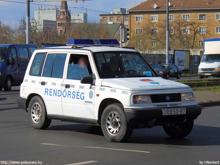 Suziki Vitara 1.6, fotó: HNorbert
Keywords: rendőr rendőrautó rendőrség magyar Magyarország RB50-87