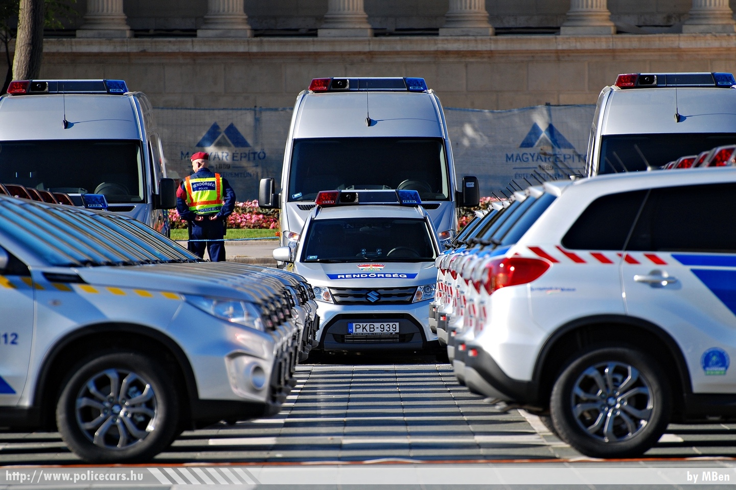 Suzuki Vitara, fotó: MBen
Keywords: magyar Magyarország rendőr rendőrautó rendőrség Hungary hungarian police policecar