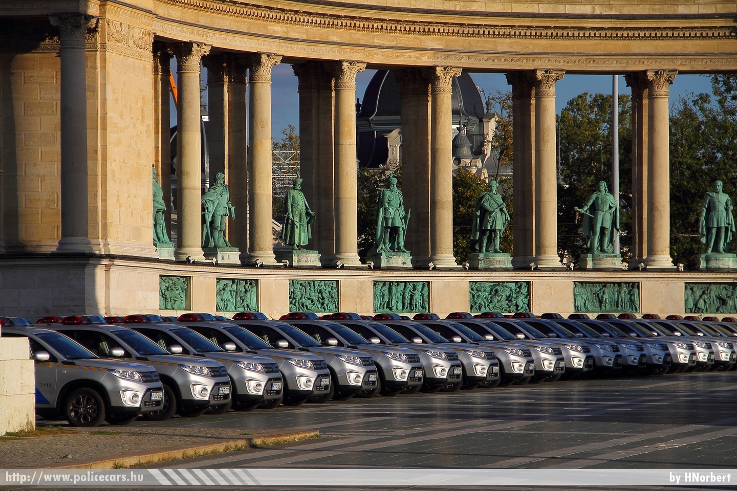 Suzuki Vitara, fotó: HNorbert
Keywords: magyar Magyarország rendőr rendőrautó rendőrség Hungary hungarian police policecar