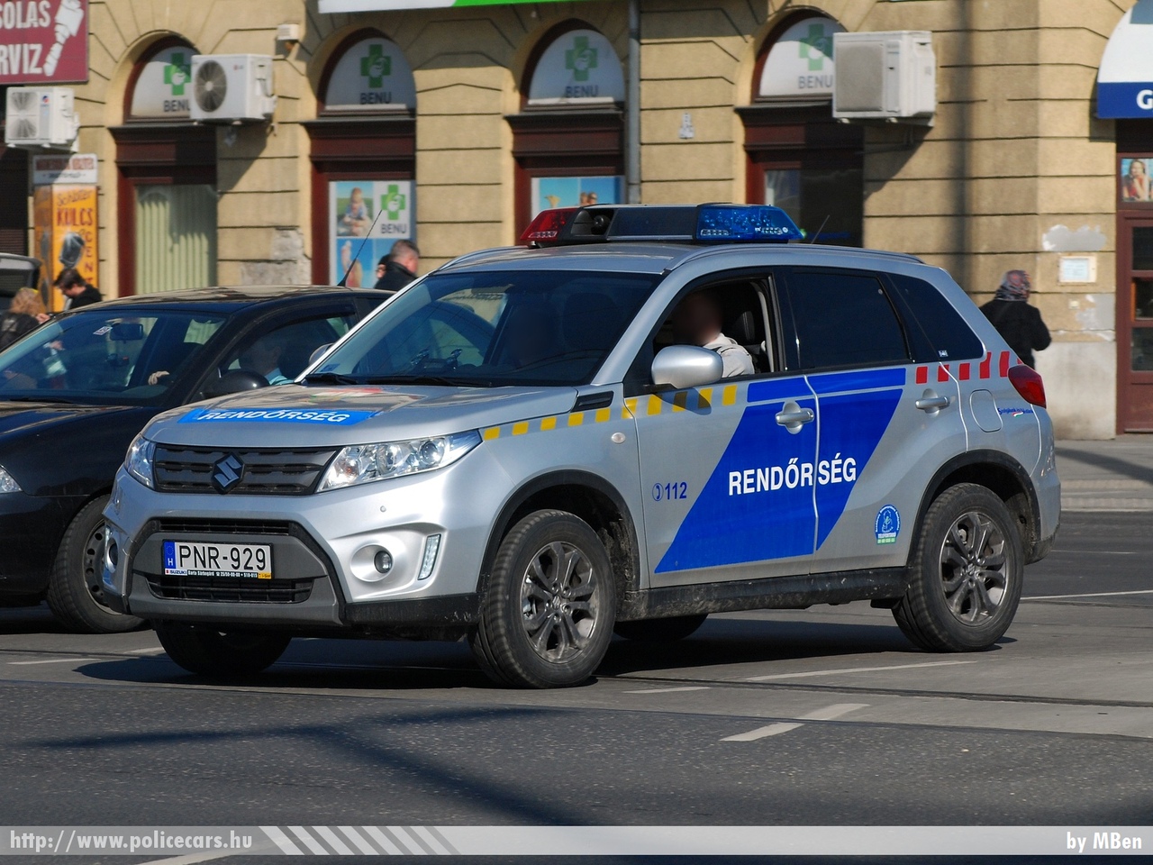 Suzuki Vitara, fotó: MBen
Keywords: magyar Magyarország rendőr rendőrautó rendőrség Hungary hungarian police policecar PNR-929 készenléti 