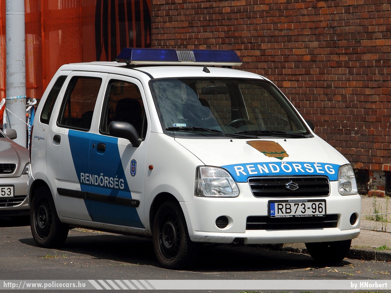 Suzuki WagonR, fotó: HNorbert
Keywords: magyar Magyarország rendőr rendőrautó rendőrség Hungary hungarian police policecar RB73-96