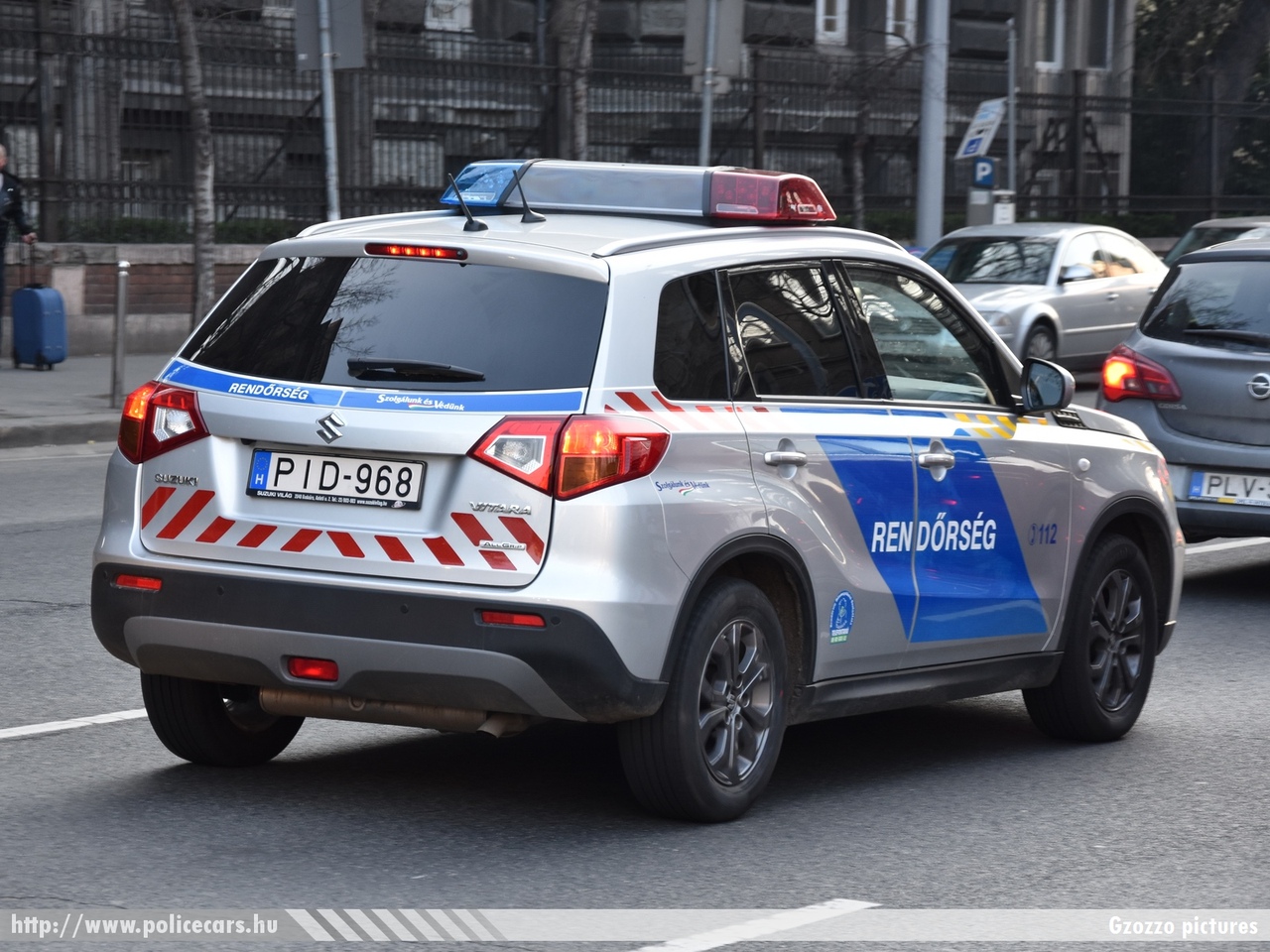 Suzuki Vitara, fotó: Gzozzo pictures
Keywords: magyar Magyarország rendőr rendőrautó rendőrség Hungary hungarian police policecar PID-968
