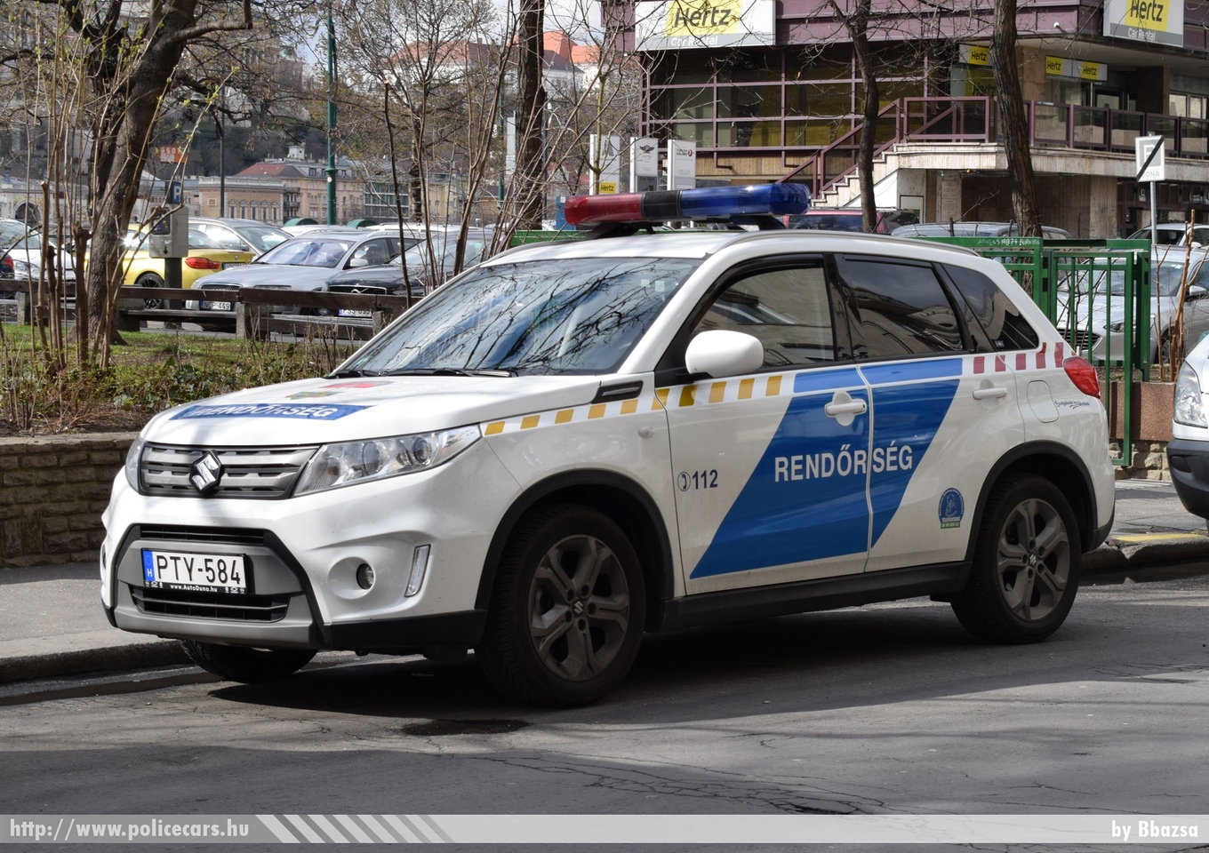 Suzuki Vitara, fotó: Bbazsa
Keywords: magyar Magyarország rendőr rendőrautó rendőrség Hungary hungarian police policecar PTY-584