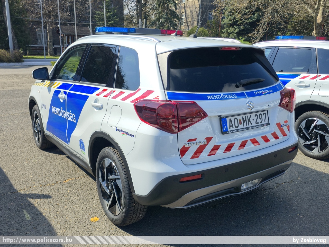 Suzuki Vitara, fotó: Zseblovag
Keywords: magyar Magyarország rendőr rendőrautó rendőrség Hungary hungarian police policecar AOMK-297