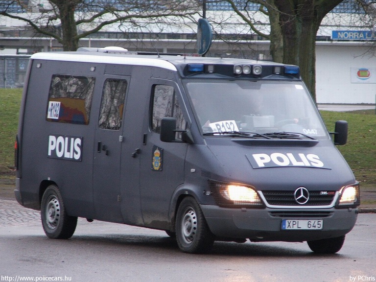 Mercedes Sprinter, fotó: PChris
Keywords: svéd Svédország rendőr rendőrautó rendőrség