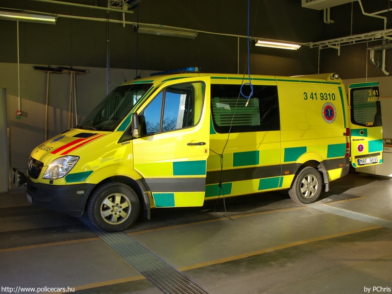Mercedes Sprinter II, fotó: PChris
Keywords: mentő mentőautó ambulance svéd Svédország Sweden