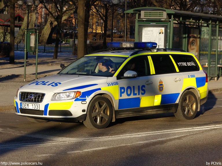 Volvo V70, fotó: PChris
Keywords: rendőr rendőrautó rendőrség svéd Svédország DEM133