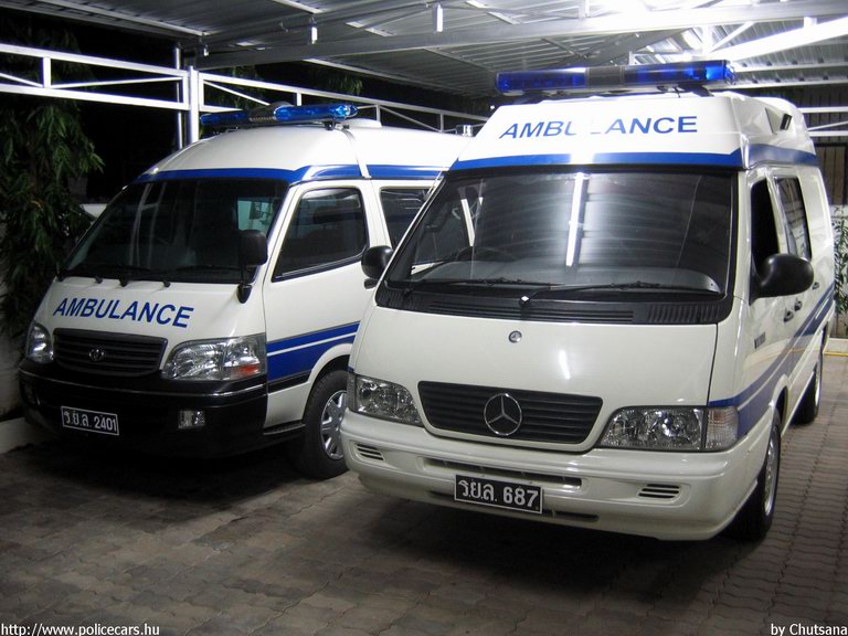 Toyota Hiace, Mercedes, fotó: Chutsana
Keywords: thaiföld ambulance mentő