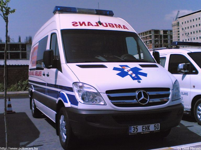 Mercedes Sprinter II, fotó: Ümit Merakli
Keywords: mentő mentőautó török Törökország