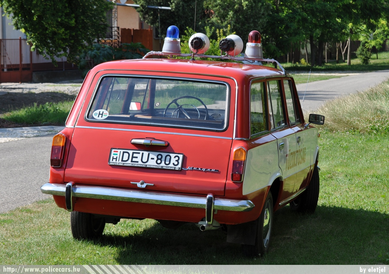 Lada VAZ 2102, fotó: eletjel
Keywords: tûzoltó tûzoltóautó fire firetruck hungarian Hungary magyar Magyarország DEU-803