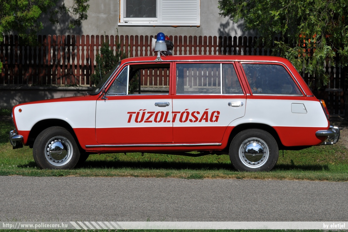 Lada VAZ 2102, fotó: eletjel
Keywords: tûzoltó tûzoltóautó fire firetruck hungarian Hungary magyar Magyarország DEU-803