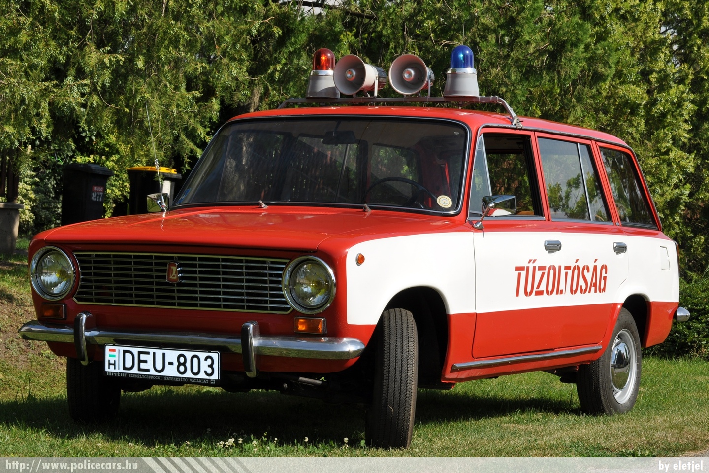 Lada VAZ 2102, fotó: eletjel
Keywords: tûzoltó tûzoltóautó fire firetruck hungarian Hungary magyar Magyarország DEU-803
