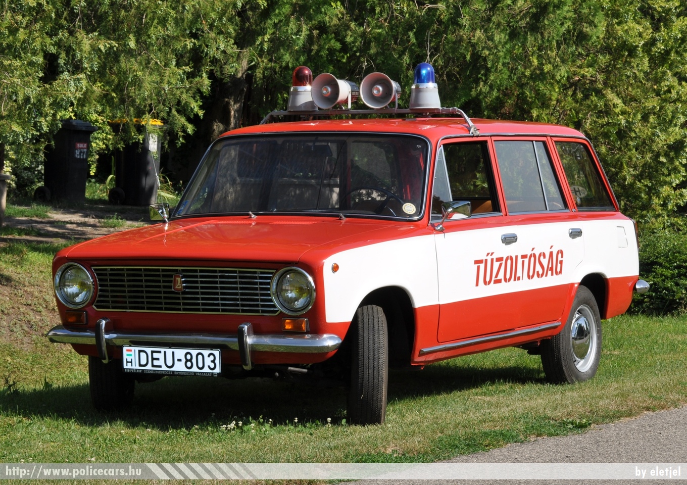 Lada VAZ 2102, fotó: eletjel
Keywords: tûzoltó tûzoltóautó fire firetruck hungarian Hungary magyar Magyarország DEU-803