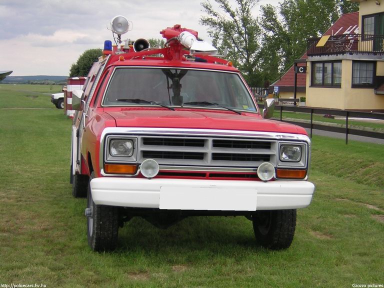 Dodge Rosenbauer Cheetah-1, Balatonkiliti, repülõtér, fotó: Gzozzo pictures
Keywords: létesítményi tûzoltóság tûzoltóautó