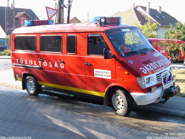 Daewoo Lublin, Pilisvörösvári Önkéntes Tûzoltó Egyesület, fotó: John Gábor
Keywords: tûzoltóautó tûzoltó ÖTE tûzoltóság magyar Magyarország HER-210 hungarian Hungary fire firetruck