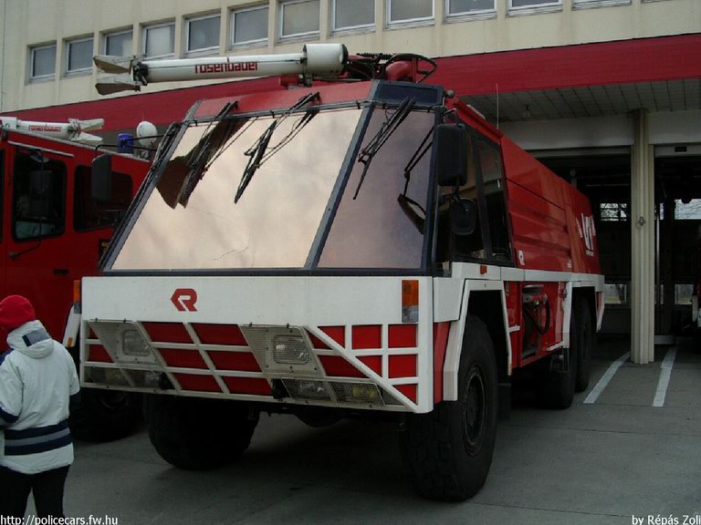 Rosenbauer Simba, Budapest Airport (Ferihegy) Repülõtéri Tûzoltóság, fotó: Répás Zoli
Keywords: létesítményi tûzoltóság tûzoltóautó