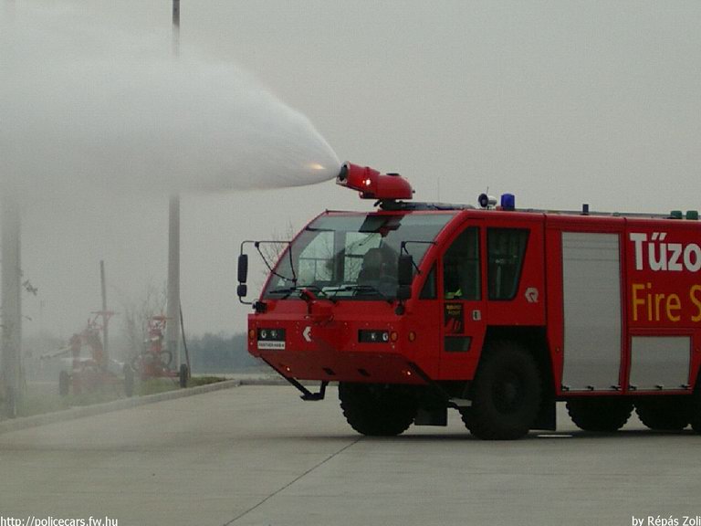 MAN Panther Rosenbauer, Budapest Airport (Ferihegy) Repülõtéri Tûzoltóság, fotó: Répás Zoli
Keywords: létesítményi tûzoltóság tûzoltóautó