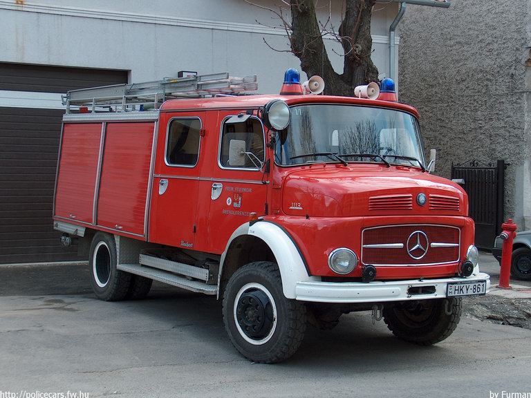 Mercedes 1113, Sümegi Önkéntes Tûzoltóság, fotó: Furman
Keywords: ÖT tûzoltóautó magyar Magyarország tûzoltó tûzoltóság HKY-861 fire firetruck Hungary hungarian