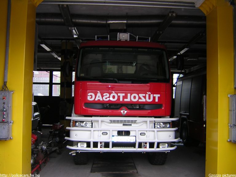 Renault Kerax, Dunaújvárosi Hivatásos Önkormányzati Tûzoltóság, fotó: Gzozzo pictures
Keywords: HÖT tûzoltóautó magyar Magyarország tûzoltó tûzoltóság  fire firetruck Hungary hungarian