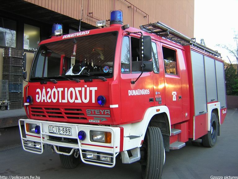 Steyr 13s23 Bronto-Saurus 2000, Dunaújvárosi Hivatásos Önkormányzati Tûzoltóság, fotó: Gzozzo pictures
Keywords: HÖT tûzoltóautó magyar Magyarország tûzoltó tûzoltóság CIB-689 fire firetruck Hungary hungarian