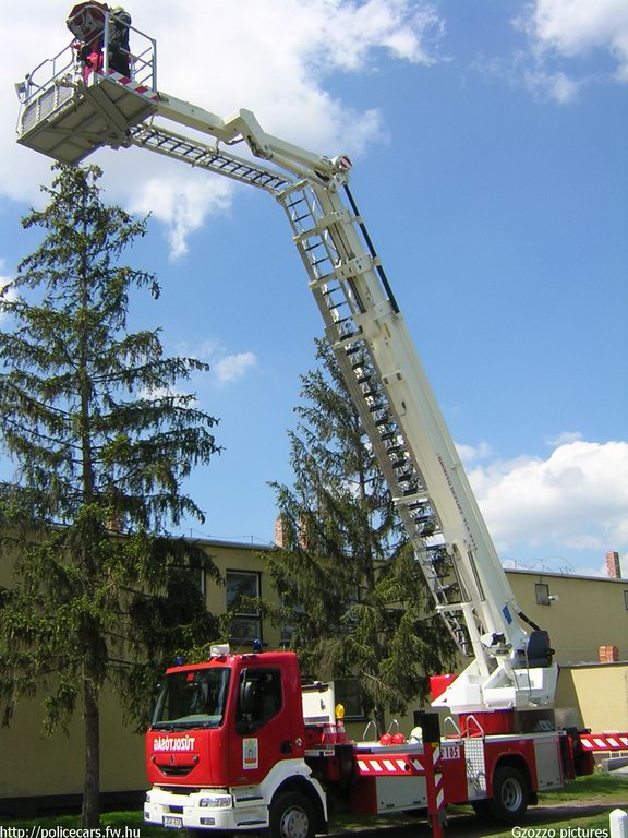 Renault Midlum Bronto-Skylift TLK 23-12, Szekszárdi Hivatásos Önkormányzati Tûzoltóság, fotó: Gzozzo pictures
Keywords: HÖT tûzoltóautó magyar Magyarország tûzoltó tûzoltóság JGK-636 fire firetruck Hungary hungarian