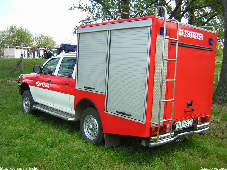 Mitsubishi L-200, Sárbogárdi Hivatásos Önkormányzati Tûzoltóság, fotó: Gzozzo pictures
Keywords: HÖT tûzoltóautó magyar Magyarország tûzoltó tûzoltóság HIV-405 fire firetruck Hungary hungarian