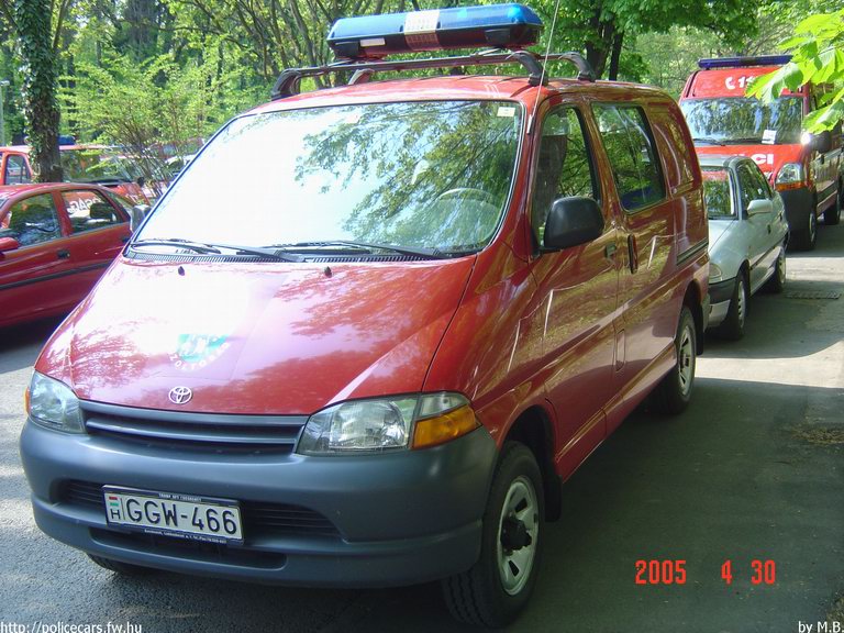 Toyota Hiace, Kunszentmártoni Hivatásos Önkormányzati Tûzoltóság, fotó: Márton Balázs
Keywords: tûzoltóautó magyar Magyarország tûzoltó tûzoltóság GGW-466 fire firetruck Hungary hungarian